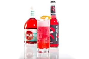 Einfacher Cocktail Kirsche mit Pampelle (kalorienarm)